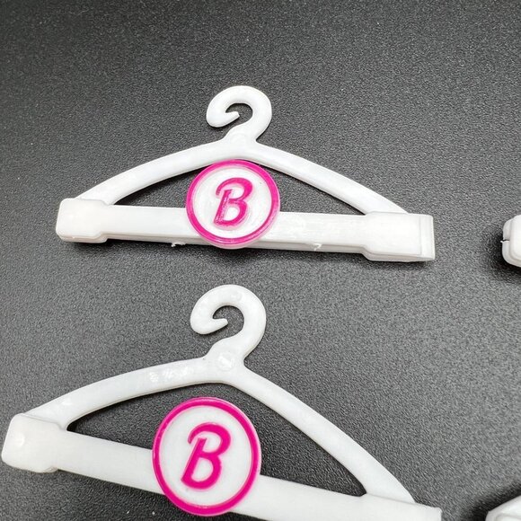 Barbie Doll Hangers Accessories 8 piece lot vintage 1999? - Picture 2 of 6